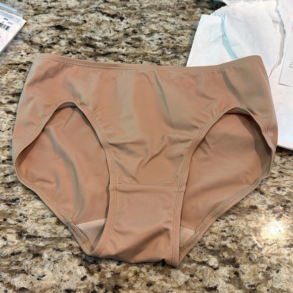 Low Rise Nude Panty - Picture 4 of 7